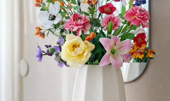 Kleurrijk kunstboeket: zo combineer je zijden bloemen voor een unieke look