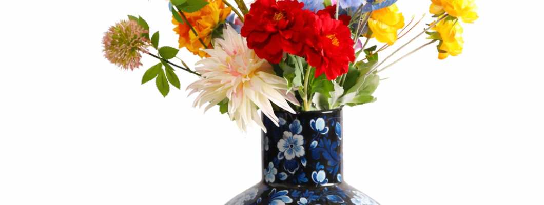 Bloemen op tafel decoratie: zo style je zijden bloemen voor een sfeervolle eettafel