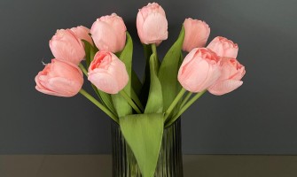Goedkope zijden bloemen stylen: budgetvriendelijke tips voor een stijlvol interieur